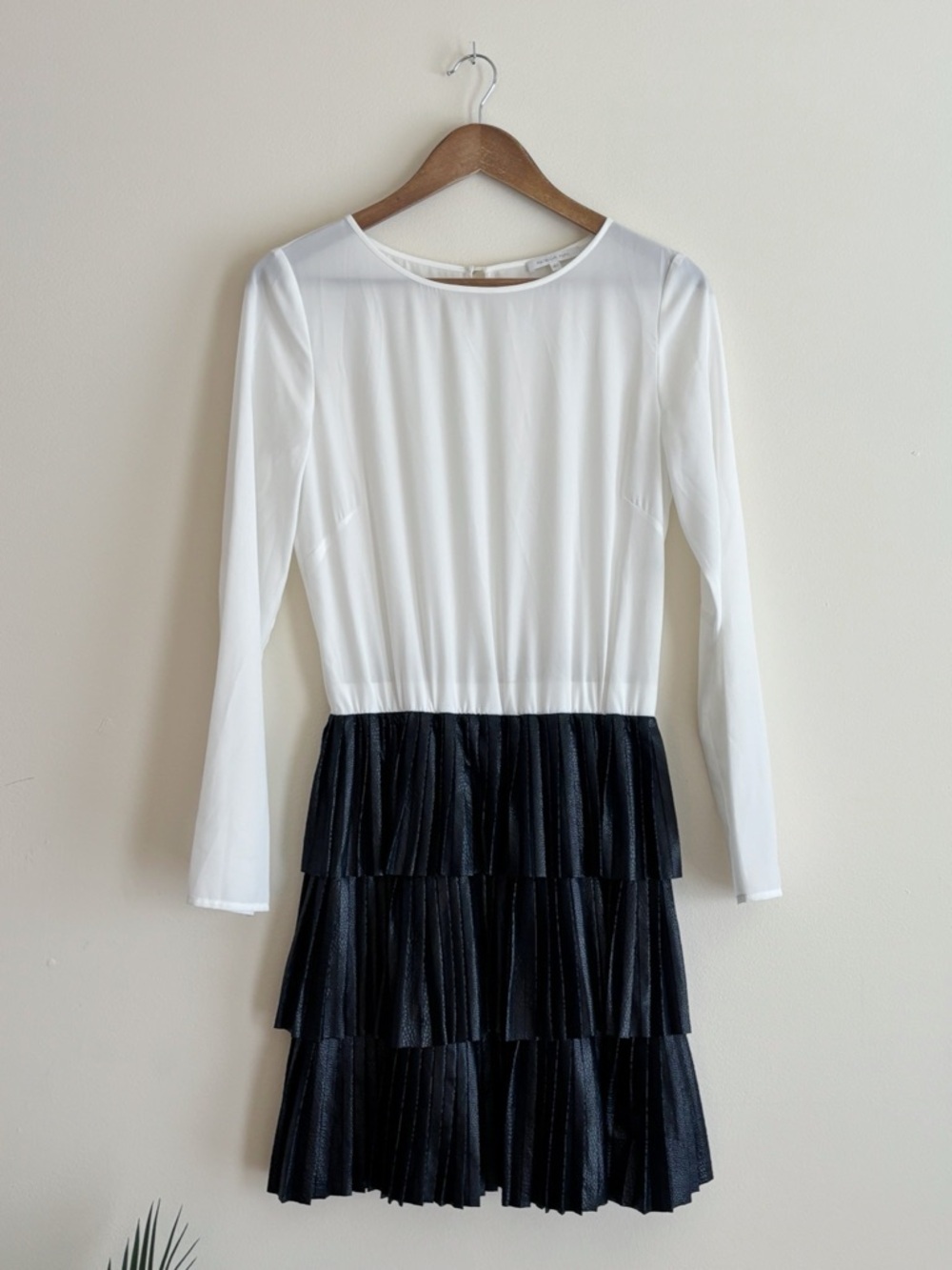 Patrizia Pepe Black & White Pleated Faux Leather Dress Sz 42 US 6